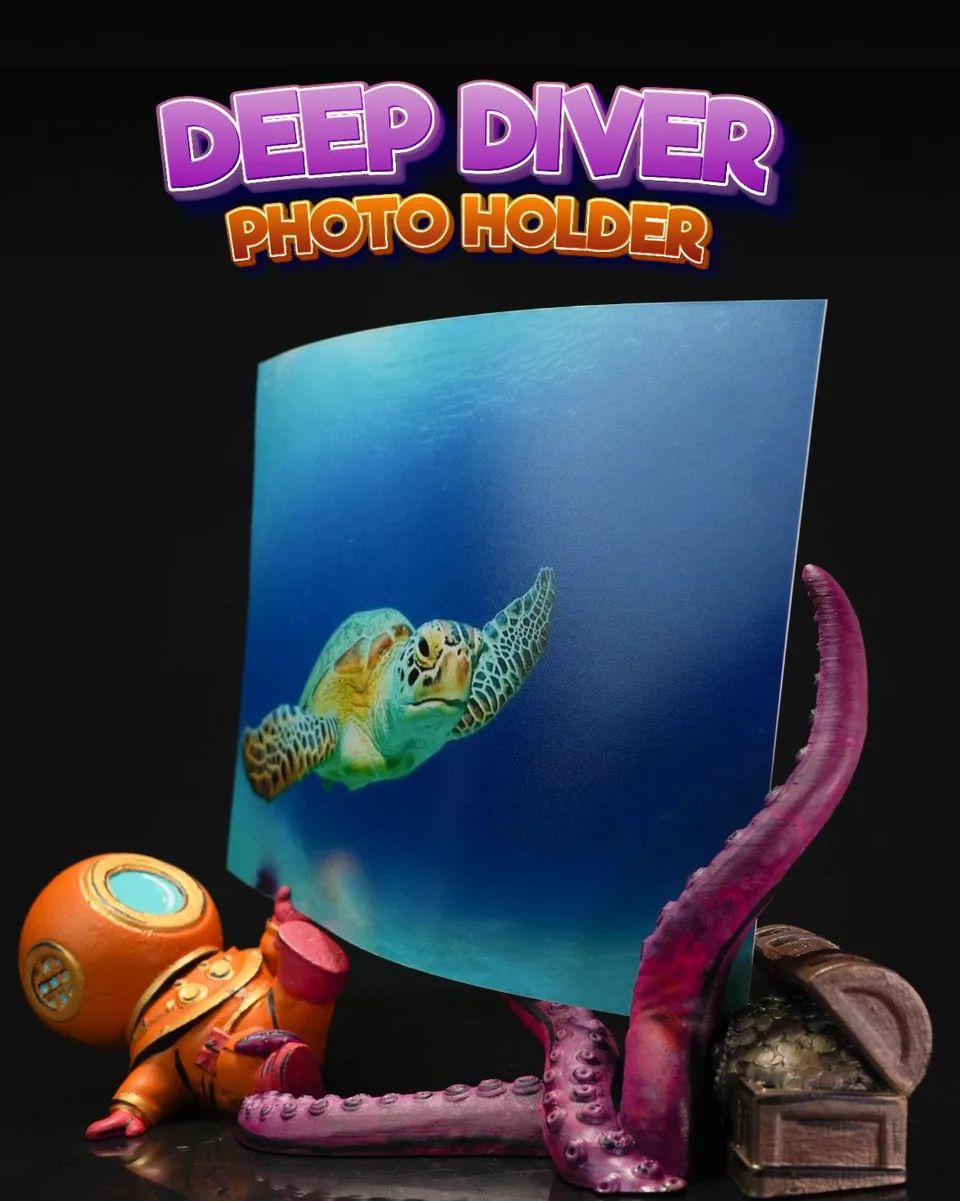 Deep Diver Photo Holder