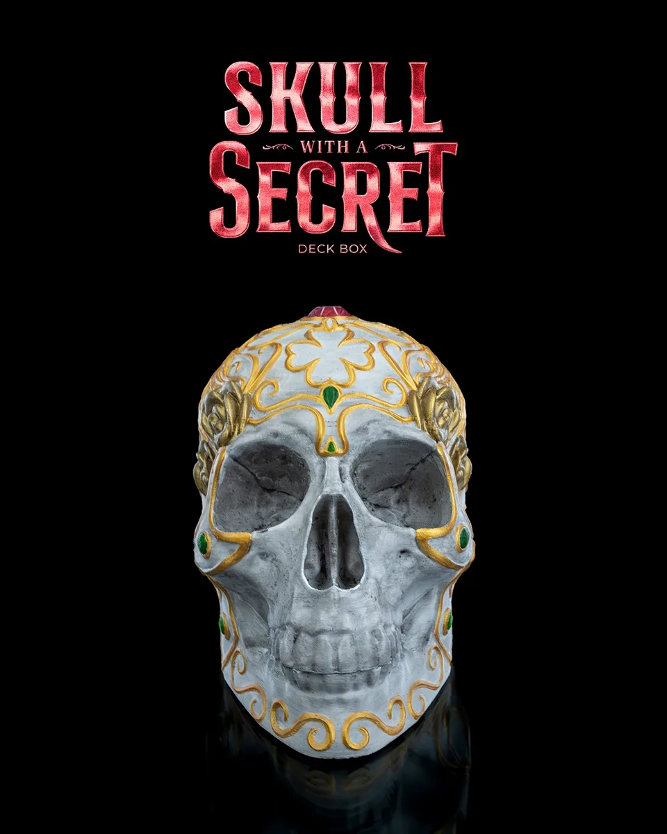 Skull with a Secret Deck box